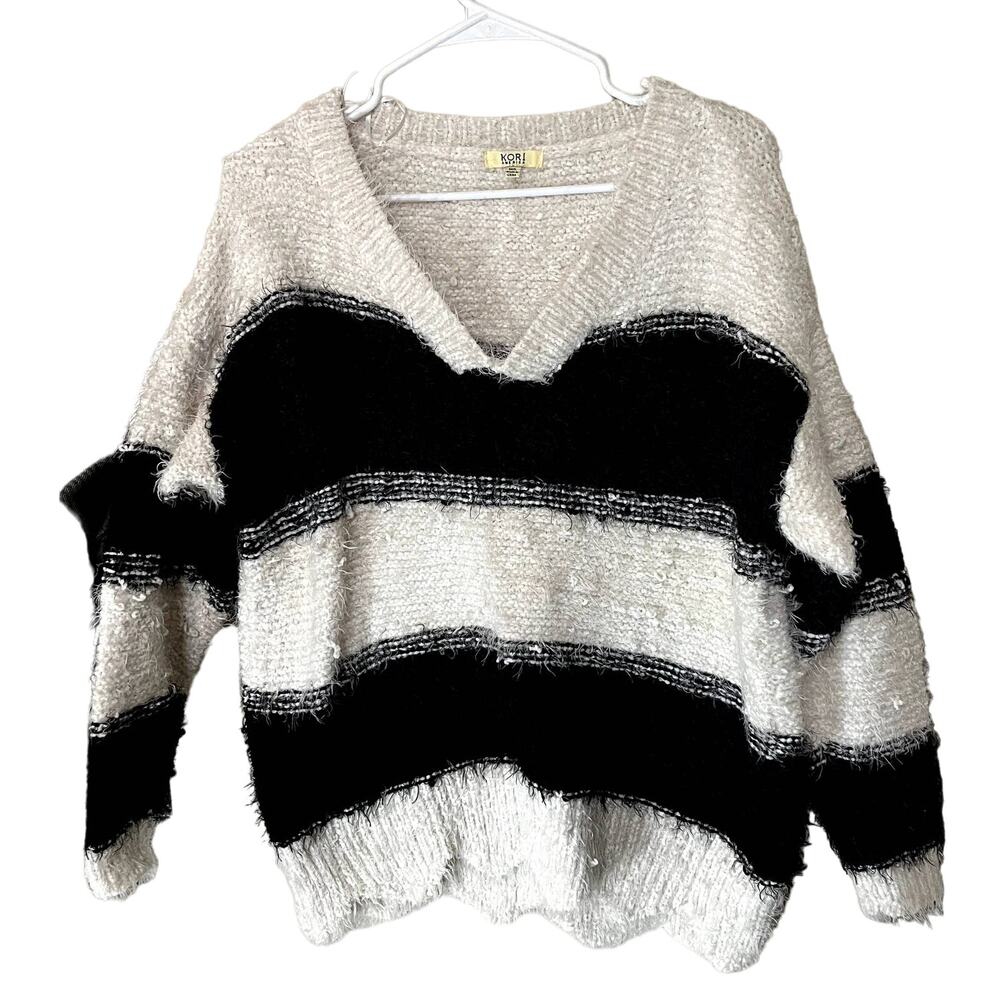 Kori America Fuzzy Sweater Black & White striped V-neck Women's sz M/L eyelash